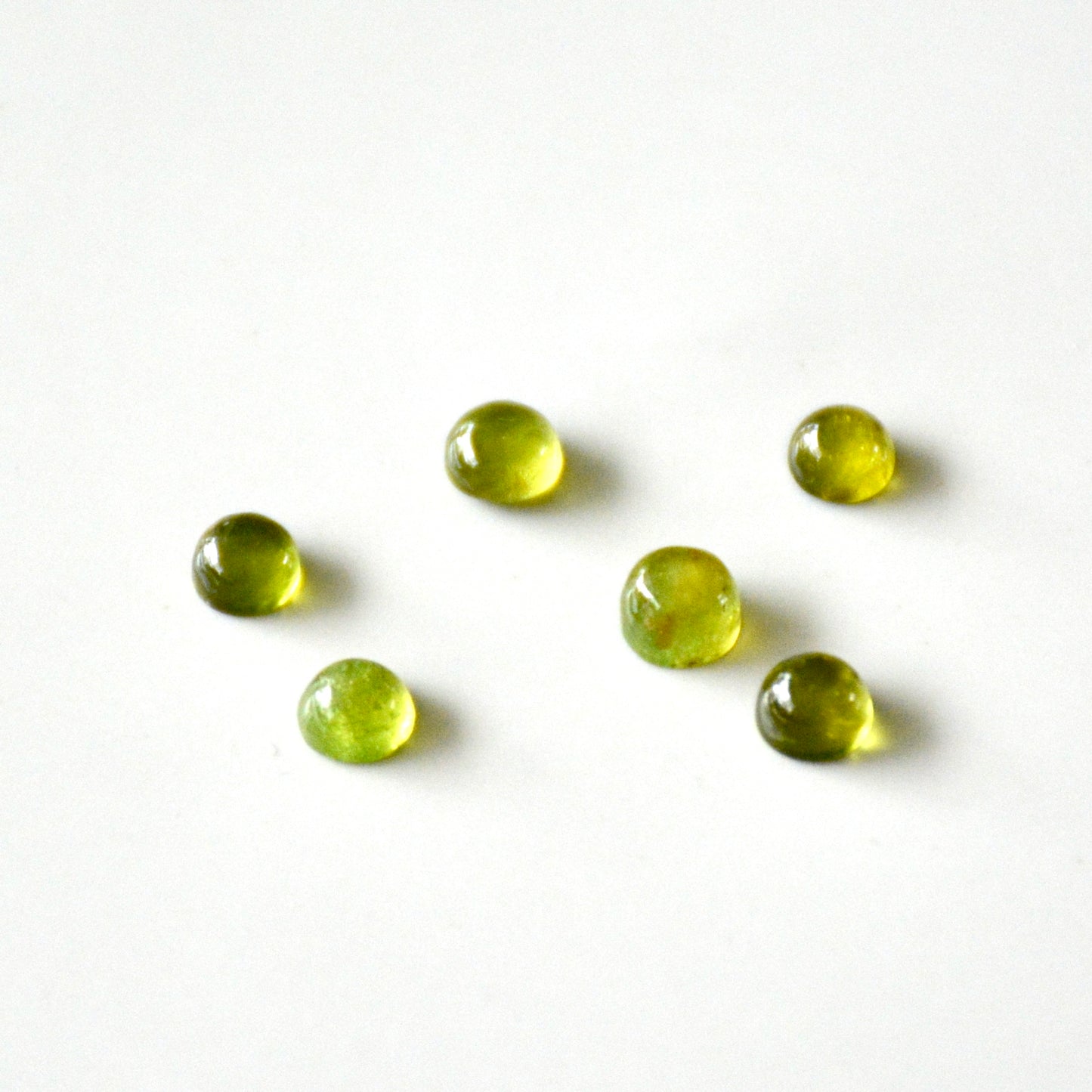 Vesuvianite | Cabochon round | 4mm