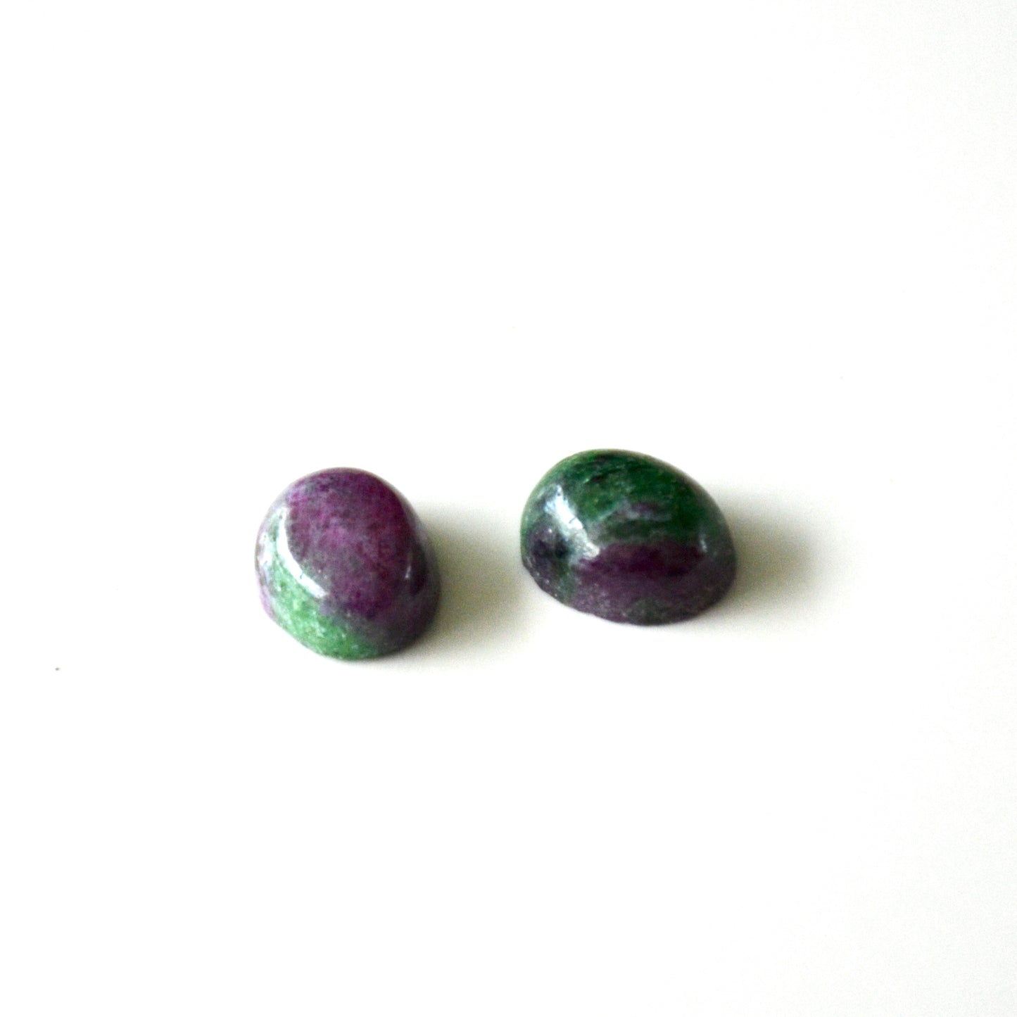Robijn met zoisiet | Cabochon ovaal | 10x8 mm