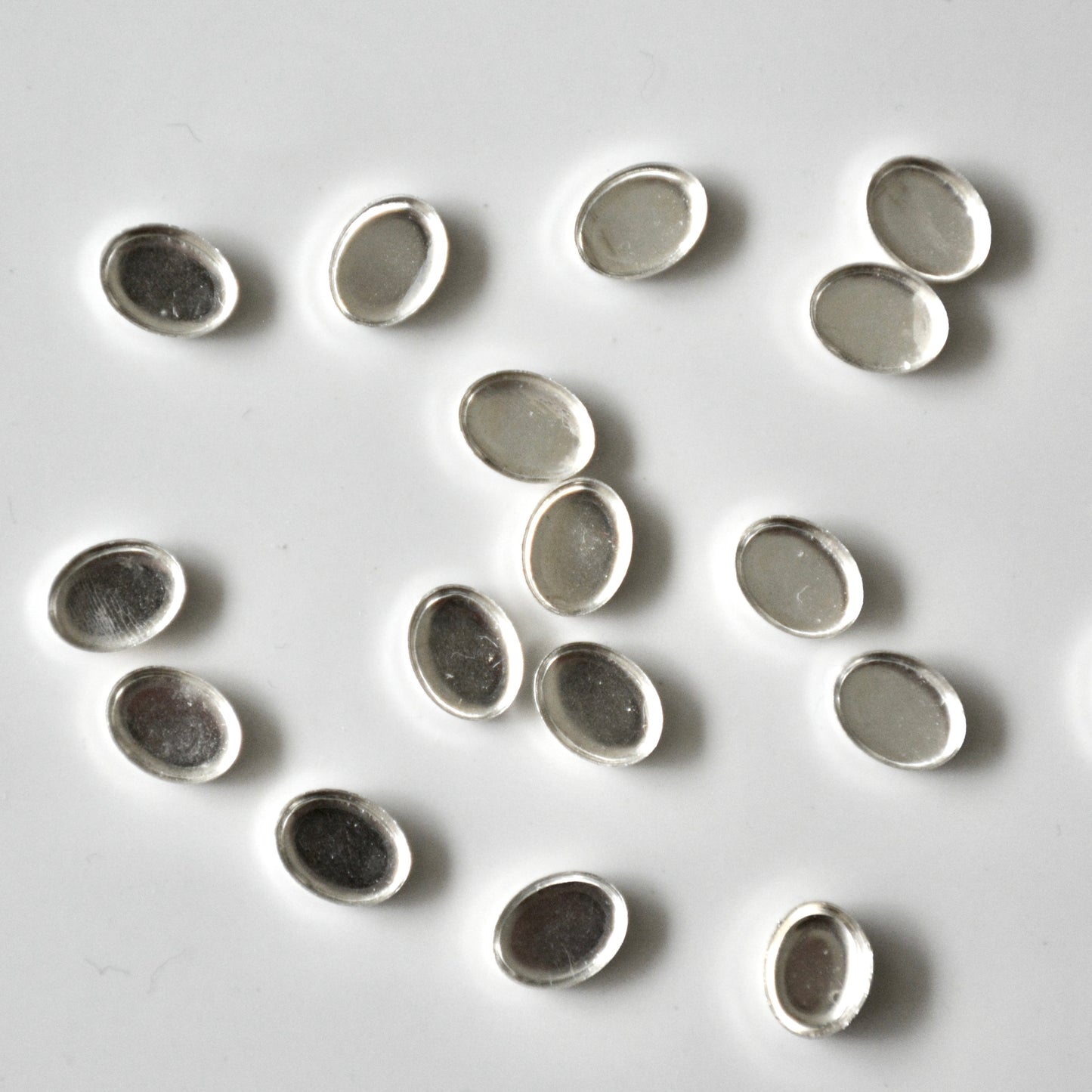 Brühtablett glatt oval | 8x6mm