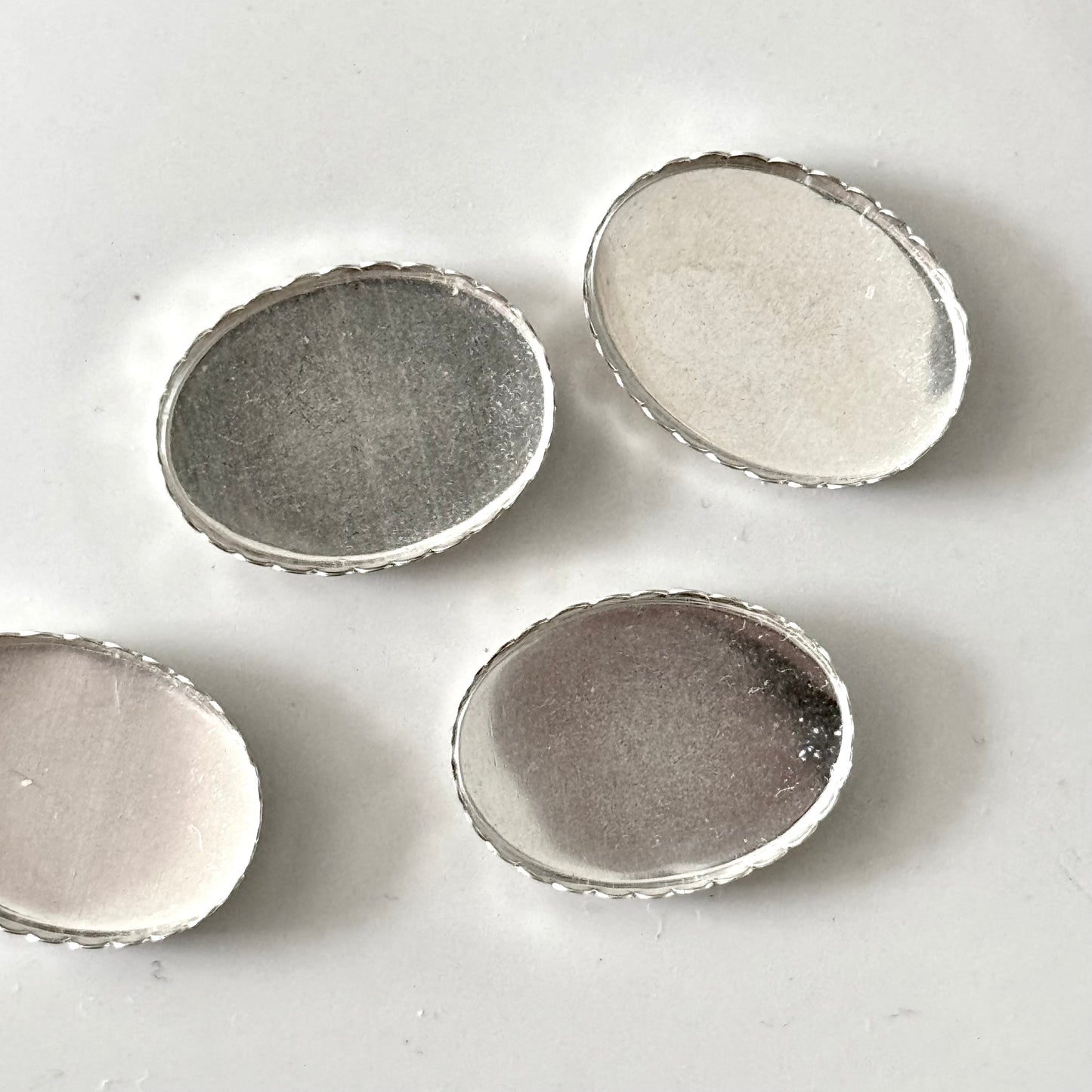 Zetbakje geschulpt ovaal | 25x18 mm