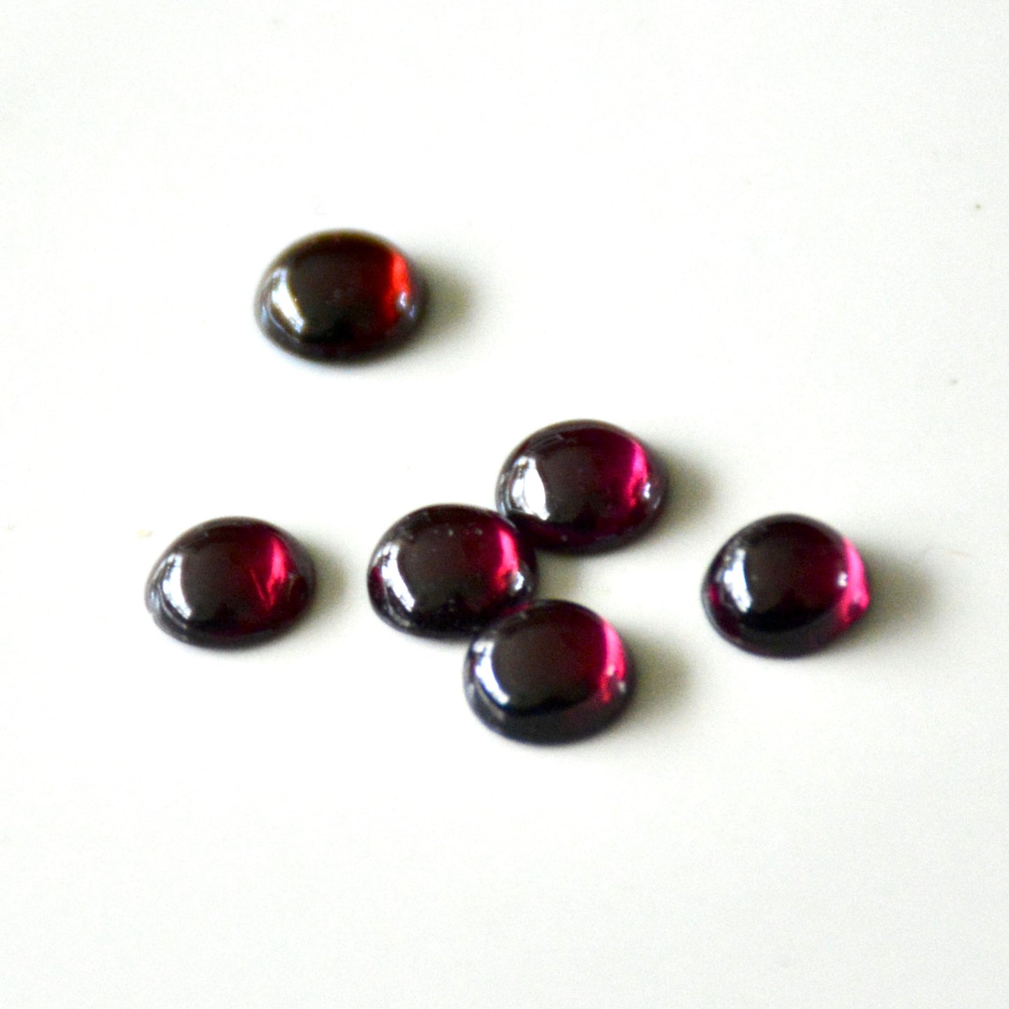 Almandien granaat | Cabochon rond | 5 mm