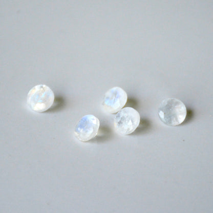 Rainbow Moonstone | Faceted round | 5 mm
