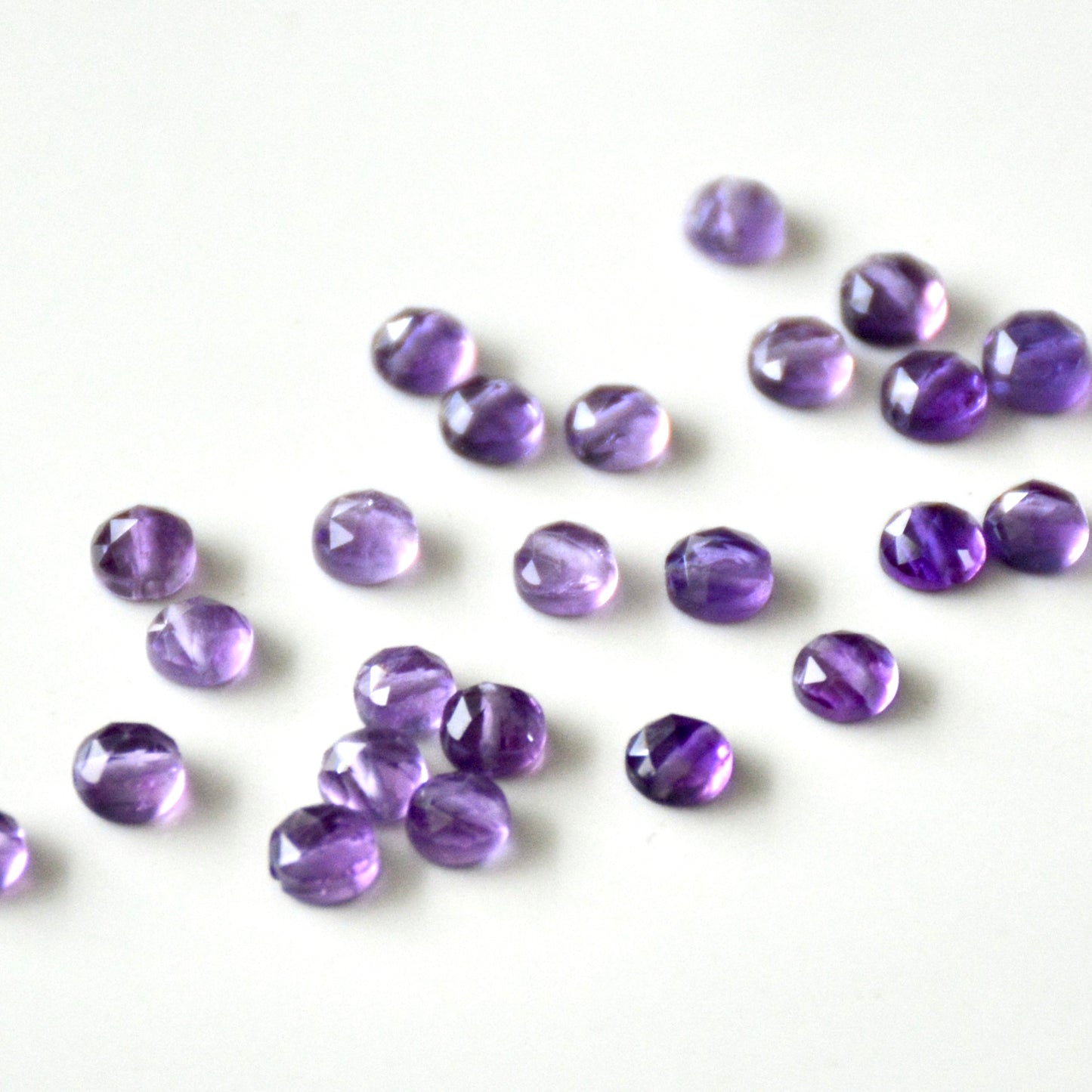 Amethyst | Cabochon-Rosenschliff | 4mm