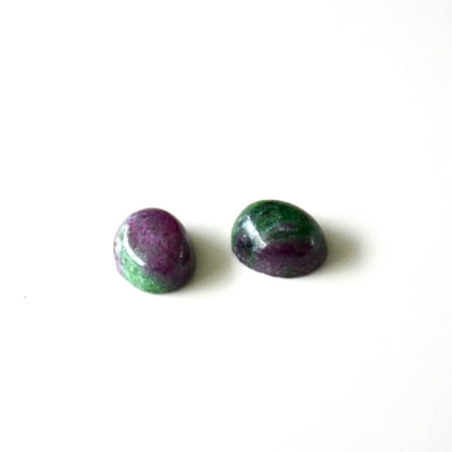 Robijn met zoisiet | Cabochon ovaal | 10x8 mm