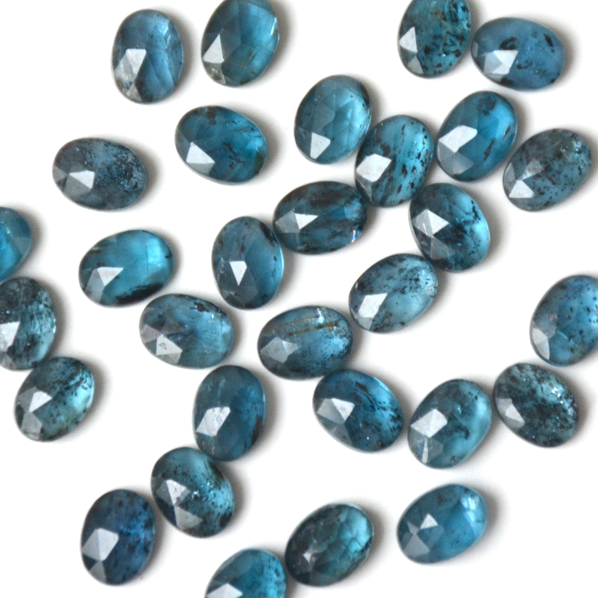Teal moskyaniet | Ovaal rose cut | 8x6 mm