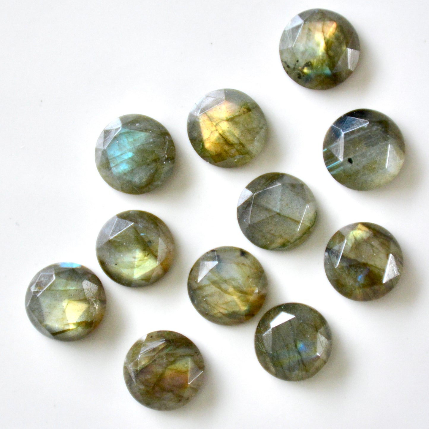 Labradorite | Cabochon rosecut | 12mm