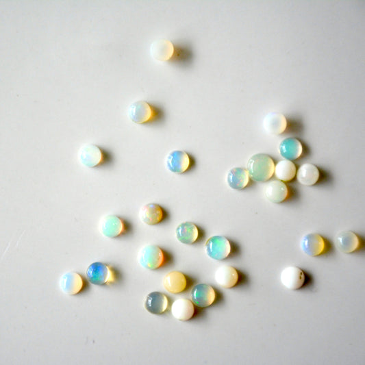 Feueropal | Cabochon rund | 4mm