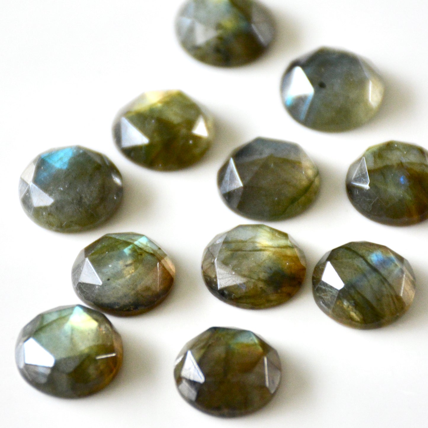 Labradorite | Cabochon rosecut | 12mm