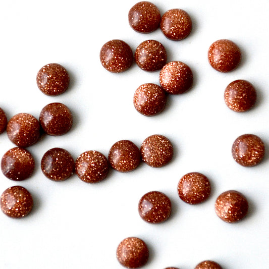 Goudsteen | Cabochon rond | 4 mm