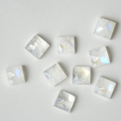 Regenboog maansteen | Vierkant rose cut | 6x6 mm