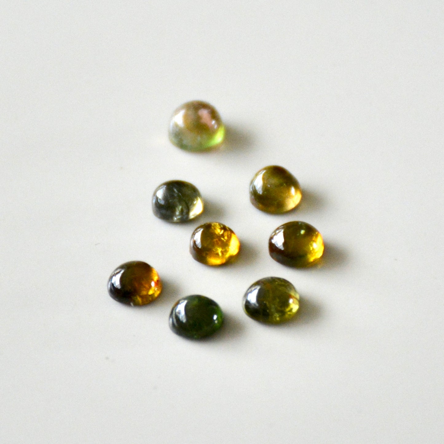 Toermalijn groen | Cabochon rond | 4 mm