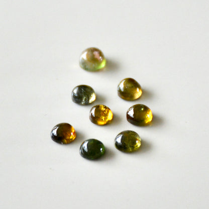 Toermalijn groen | Cabochon rond | 4 mm