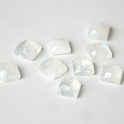 Regenboog maansteen | Vierkant rose cut | 6x6 mm