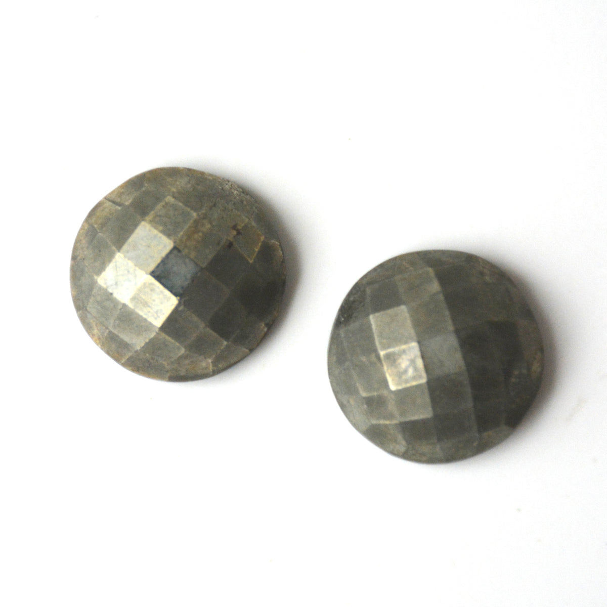 Pyriet | Rond checker cut | 16 mm