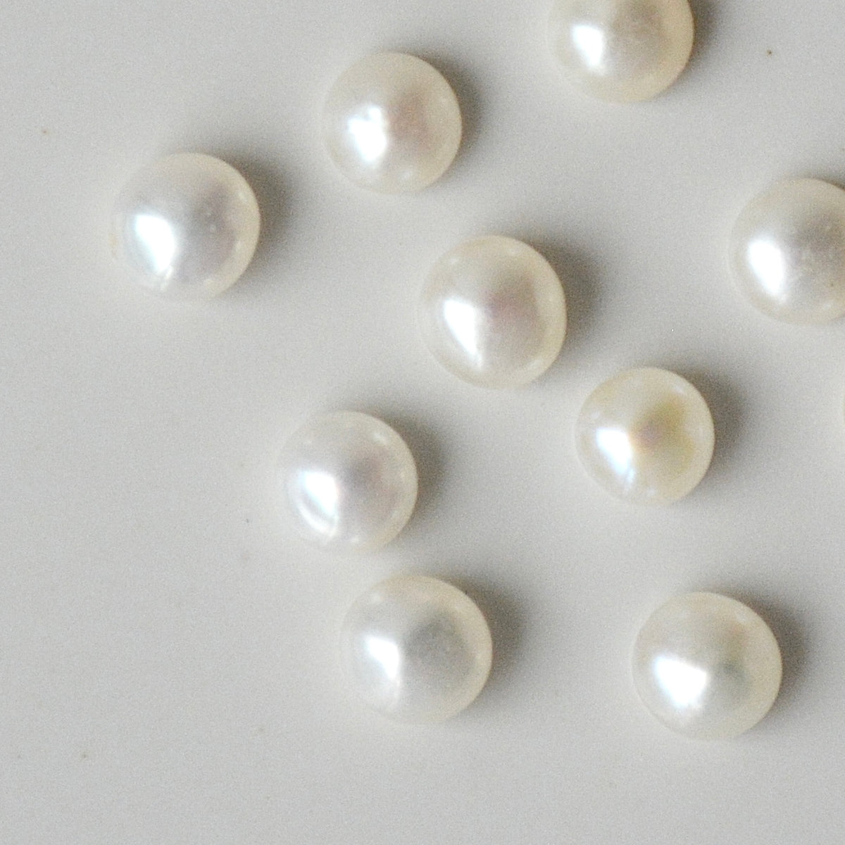 Zoetwaterparel | Rond / Button cabochon | 4 mm